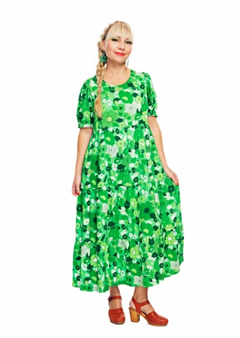 <h2>Blomstret grøn retro kjole med løs pasform og sidelommer fra Cissi och Selma</h2>